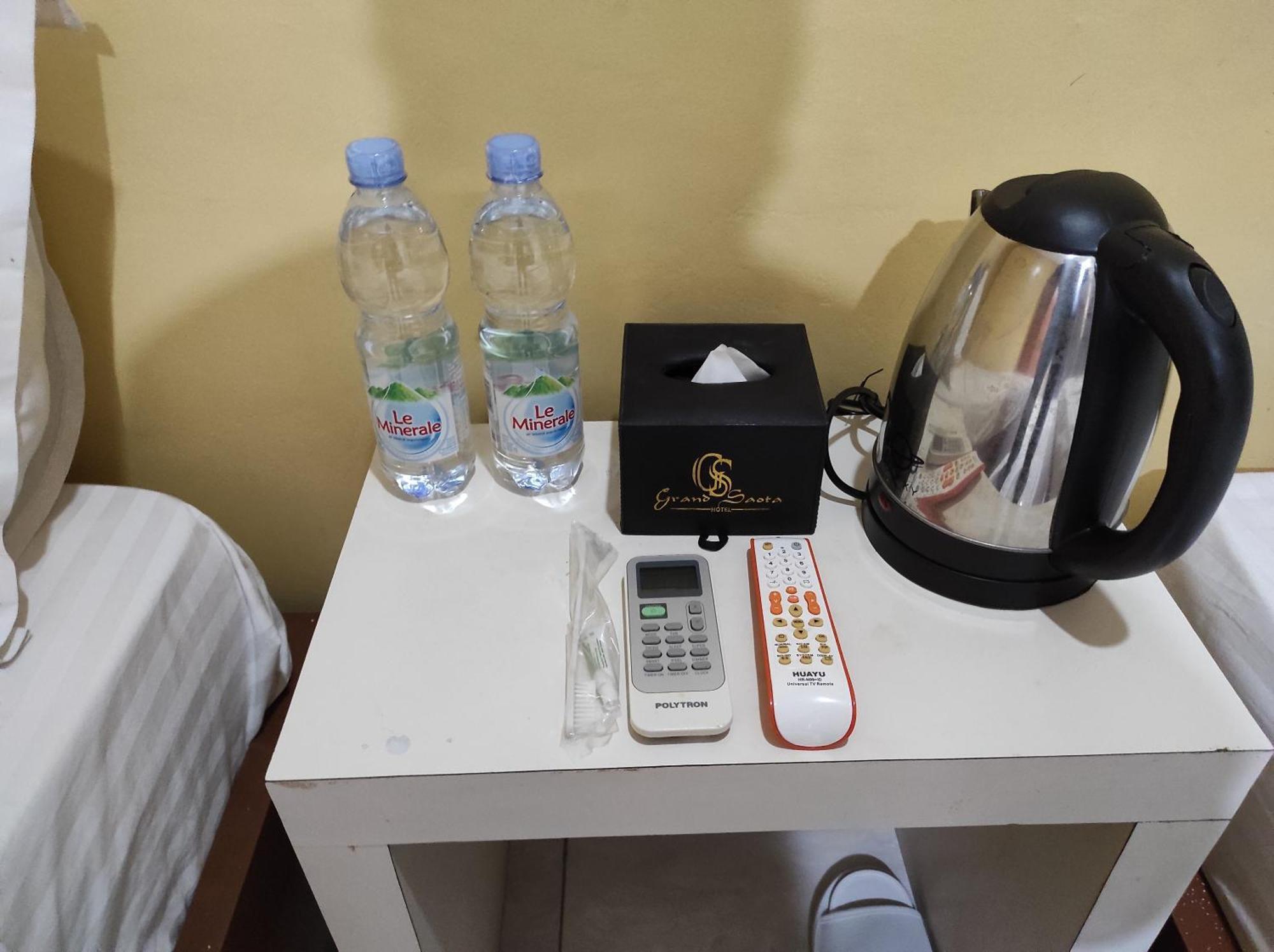 Oyo 93411 Syariah Hotel Tomborang Karema Esterno foto