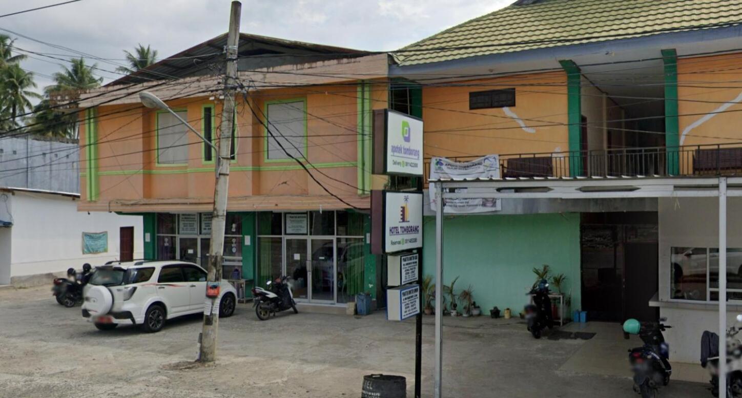 Oyo 93411 Syariah Hotel Tomborang Karema Esterno foto